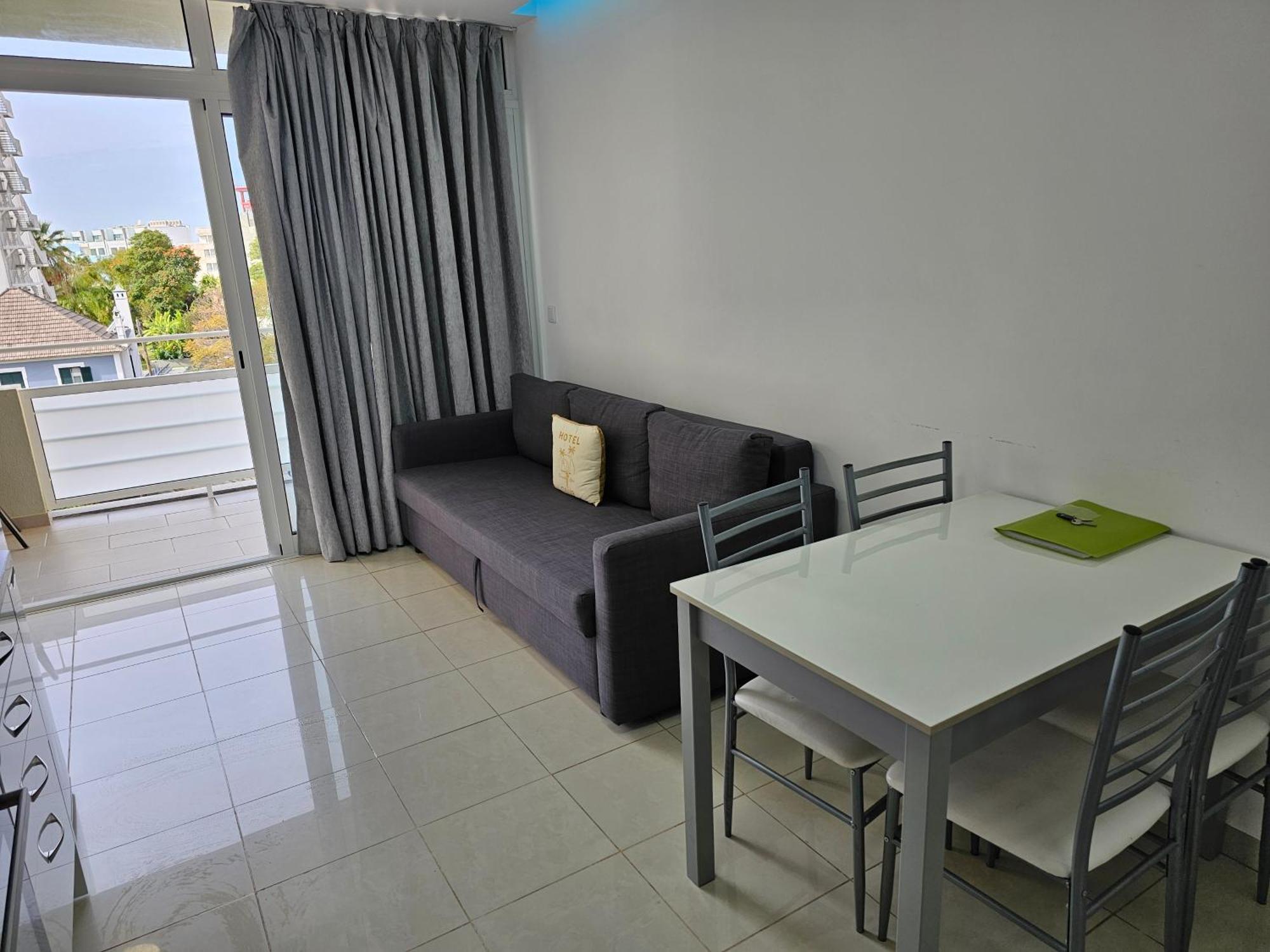 Apartamentos Navio Azul Funchal  Zimmer foto